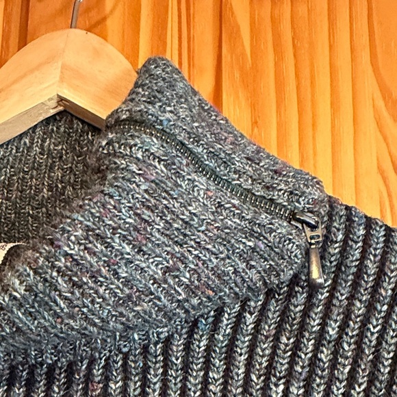 Leo & Nicole Green Multicolor Turtleneck Sweater - Picture 3 of 10